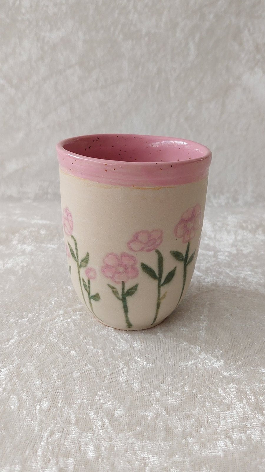 Roser – kop med rosa indre